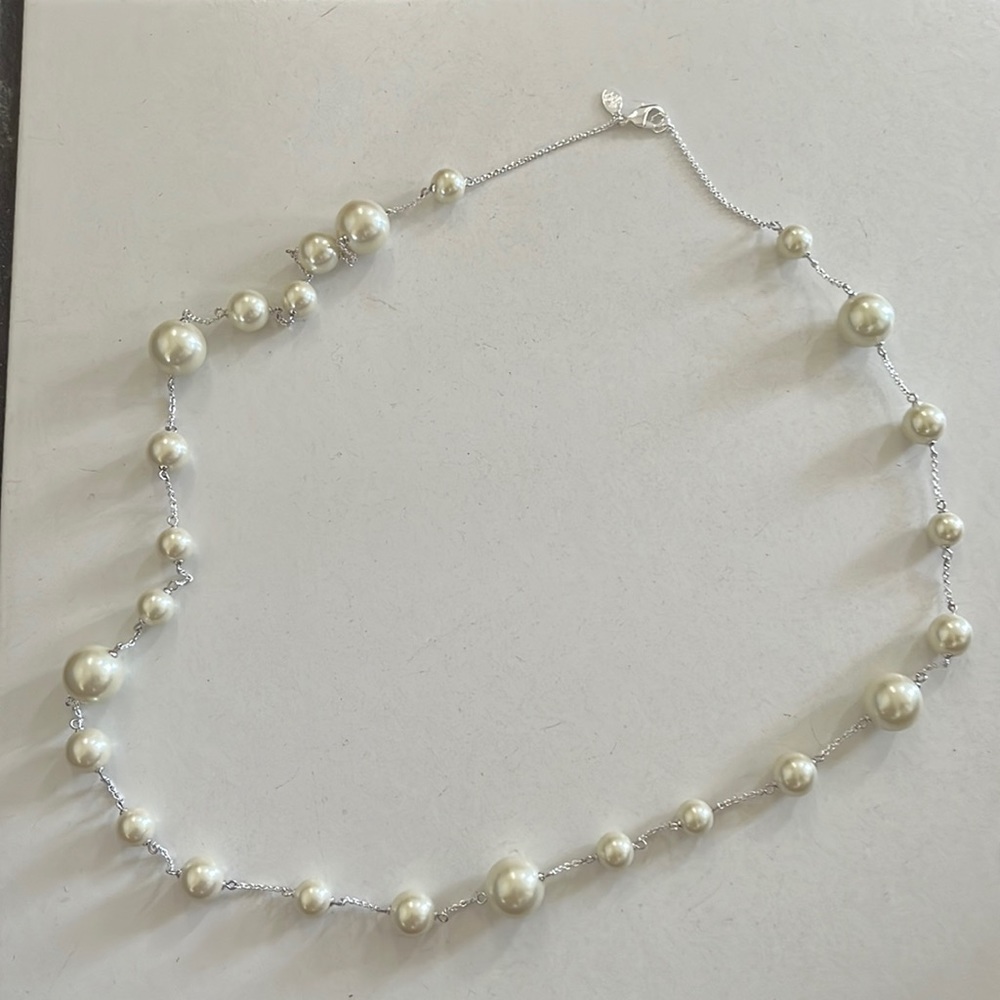 Brooks Brothers long necklace
